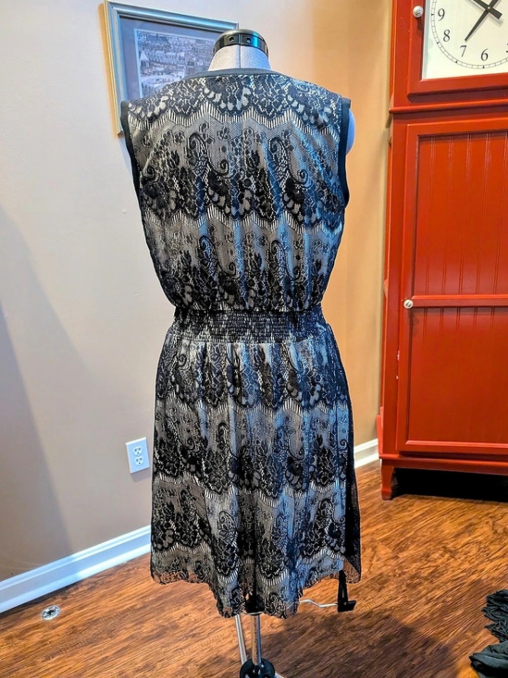 Gibson Latimer Lace Floral Mini Dress Size Medium Like New - Picture 2 of 6